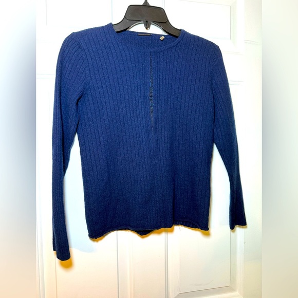 Elie Tahari Blue Ribbed Cropped Sweater Size Medium? 100% Merino Wool Sparkle - Picture 1 of 10